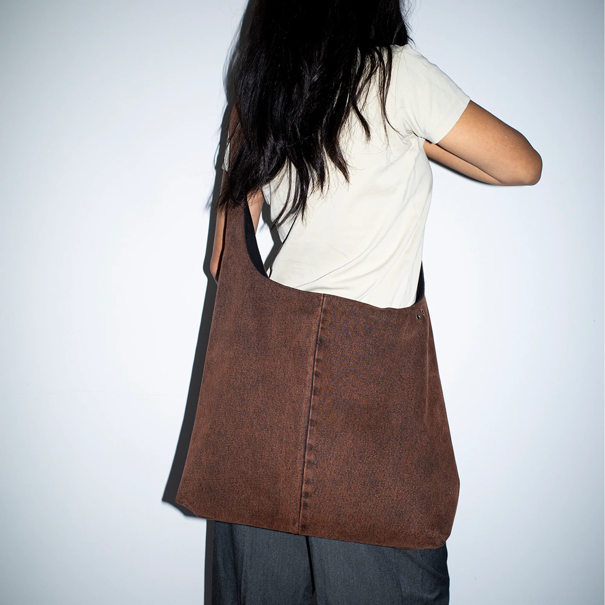 Gousi X Polar | Big Crossbody Bag - Silver Black - Image 4